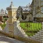 Tipuri de garduri pentru cabane (38 fotografii) caracteristici de produse metalice pentru zona suburbană, fotografii și