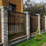 Tipuri de garduri pentru cabane (38 fotografii) caracteristici de produse metalice pentru zona suburbană, fotografii și