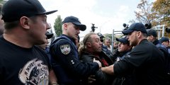 La Kiev și Odessa au avut loc ciocniri în încercarea de a bloca votul