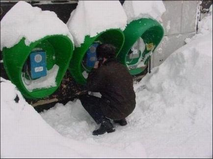 La Kiev, pentru a doua zi, ninsoarele anormale continuă