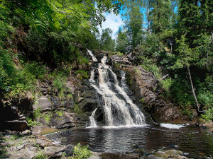 Cascade albe pe apă, republica Karelia, Rusia