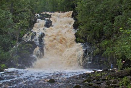 Cascade albastre de podea (yukankoski) - bucurați-vă de frumusețile din Karelia