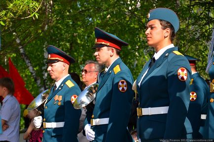 Всі тони святкова хода в Сарові присвячене дню перемоги