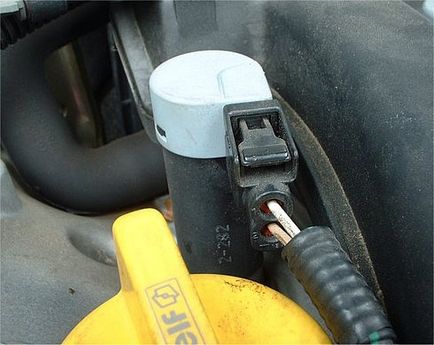 Înlocuirea bujiilor cu renault megane (dealeri renault) Înlocuirea bujiilor cu renault megane
