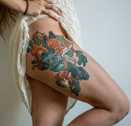 Női tetoválás a csípőjén - és a miniatűrök