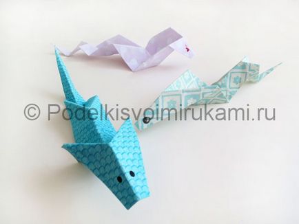 Snake a színes papír (színes) Snake a színes papír