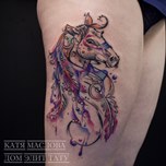 Semnificația tatuajului unui cal, desemnarea tatuajului unui cal, care înseamnă tatuajul unui cal, fotografii și exemple