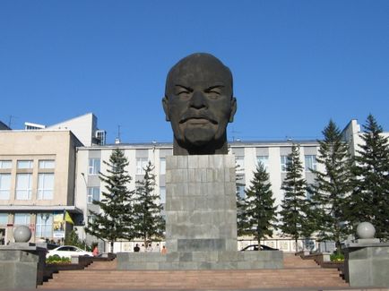 9 Mituri despre monumentele lui Lenin