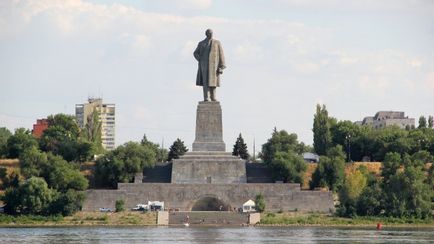 9 Міфів про пам'ятники Леніну