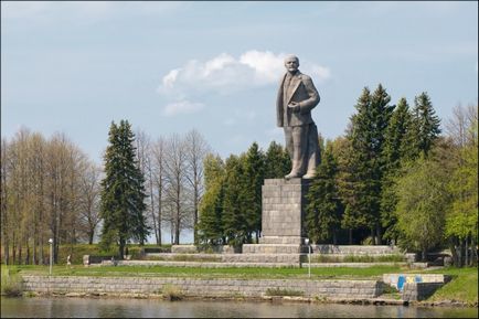 9 Міфів про пам'ятники Леніну