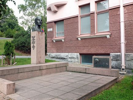 9 Міфів про пам'ятники Леніну