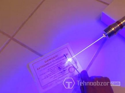 Americanul a creat o copie a sabiei cu laser