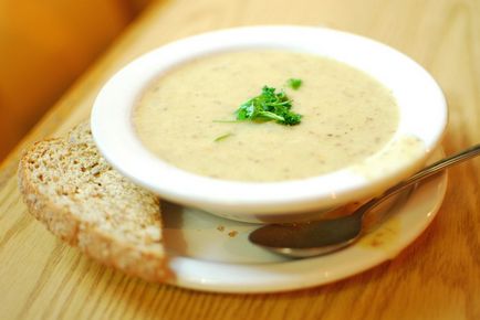 Supă de usturoi - o felicitare națională cehă, simplă și gustoasă