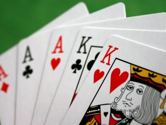 Ce este mai vechi decât o flush sau full house în poker?