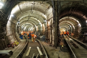 Két metrómegállóra „Salaryevo” Kommunarka a föld alatt