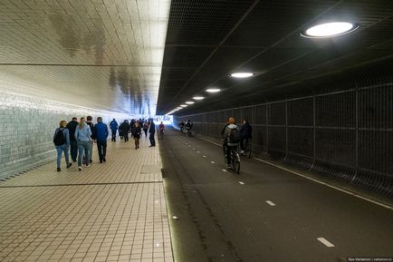 Olanda, trenuri și cel mai mare parc de biciclete din lume - bloguri