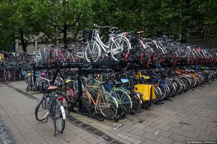 Olanda, trenuri și cel mai mare parc de biciclete din lume - bloguri