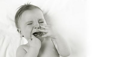 Які симптоми того, що у дитини ріжуться зубки