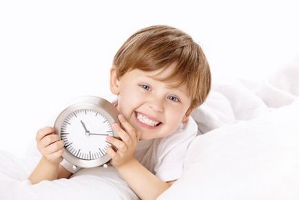 Hogyan kell tanítani a gyermeket, hogy felébredjen kora reggel