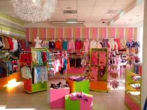Як відкрити магазин дитячого одягу з нуля витрати і окупність