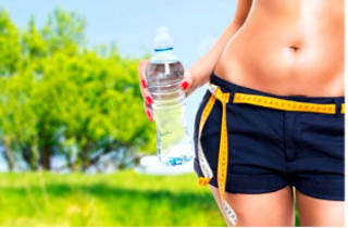 Як правильно пити воду для схуднення, скільки її потрібно і чому