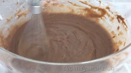 Cum să faci brioșe de ciocolată într-o rețetă pas cu pas cu o fotografie