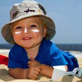 Як вибрати сонцезахисний засіб для дітей поради батькам