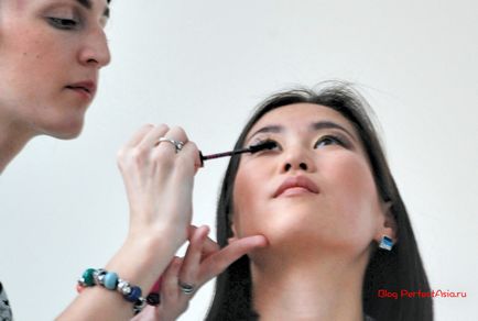 Tehnica de creion pentru machiajul ochilor asiatici, blog despre moda si frumusetea din est