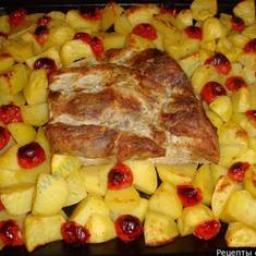 Cartofi cu carne de porc în cuptor