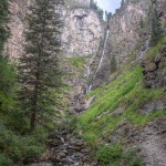 Cascada cascadelor de pe râul Shinok este cel mai mare punct de reper natural din districtul Solonexhen