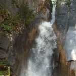 Cascada cascadelor de pe râul Shinok este cel mai mare punct de reper natural din districtul Solonexhen
