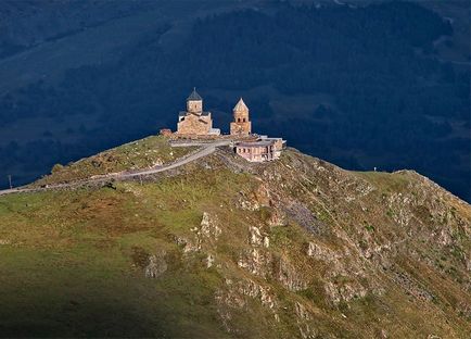 Kazbegi, Georgia atracții Stepantsmindy, fotografie