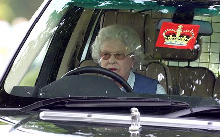 Hărțuirea Elizabeth II ce acțiuni ale reginei irită familia ei și întreaga Marea Britanie, revista cosmopolită