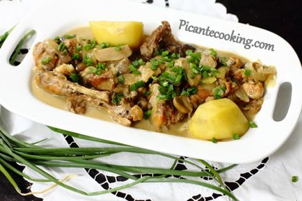 Кролик з грибами і картоплею, picantecooking