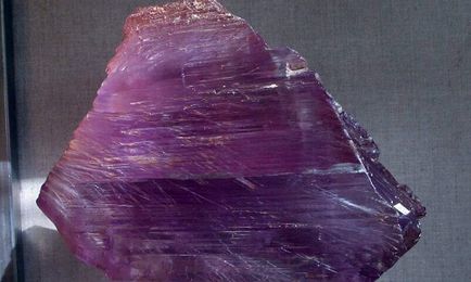 Kunzite (spodumena) și proprietățile sale