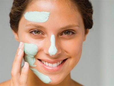 Маска для сухої шкіри обличчя в домашніх умовах для відбілювання