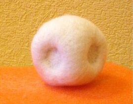Master-clasa pe jucarii uscat felting (un pachet de lână roz) Clasă de masterat pe jucării de îmbrăcăminte uscată