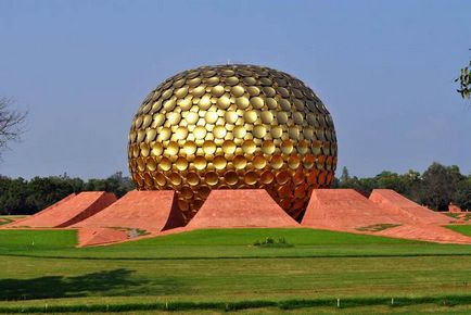 Matrimandir în India descriere, istorie de construcție, fotografie