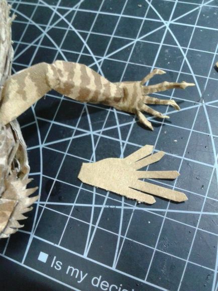 Справжня - ящірка зі шматка картону, своїми руками
