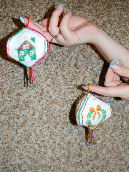 Новорічні іграшки з вишивкою своїми руками