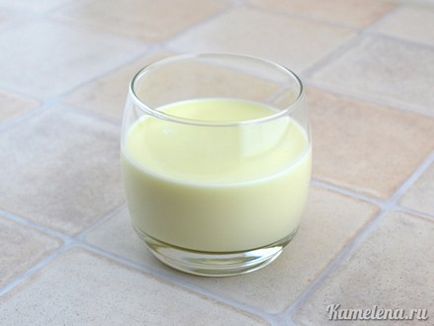 Panna cotta cu sos de căpșuni