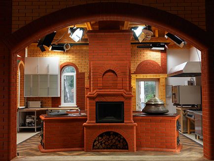 Печі для кухні з цегли (36 фото), дров'яна російська піч в інтер'єрі кухонного приміщення, дизайн