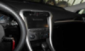 Conectarea aparatului de fotografiat din spate și a casetofonului radio la ford mondeo