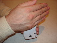 Înlocuirea cardului în procesul de distribuire a cardurilor (6 moduri) atunci când în loc de cel de pe puntea de sus este cel de-al doilea