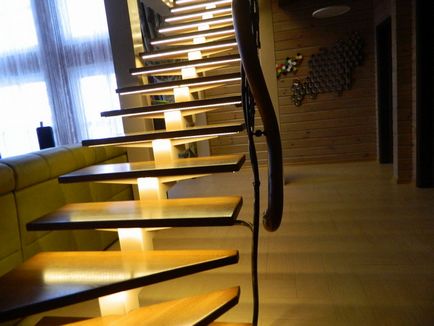 Отбелязването на стълбите, за да избере най-подходящото осветление за по стълбите и да ги инсталирате на стълбата