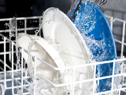 Mașina de spălat vase este o achiziție scumpă și inutilă sau un lucru de neînlocuit în bucătărie