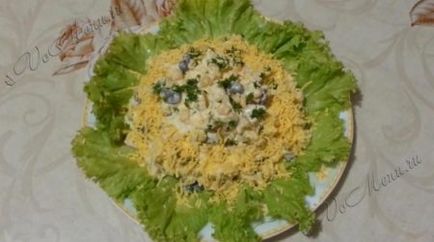 Салат з ананасами і шинкою - рецепт з фото
