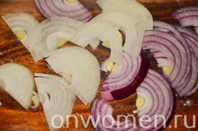 Салат з куркою, кальмарами і огірком рецепт з фото