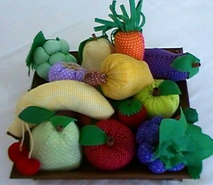 Шиємо игольниц і фрукти з овочами з тканини