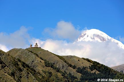 Stepantsminda sau Kazbegi începutul rutei pentru Georgia